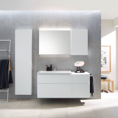 Light bathroom from the Geberit Acanto range (© Geberit)