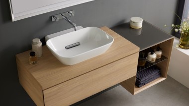 Salle de bain avec éléments en bois