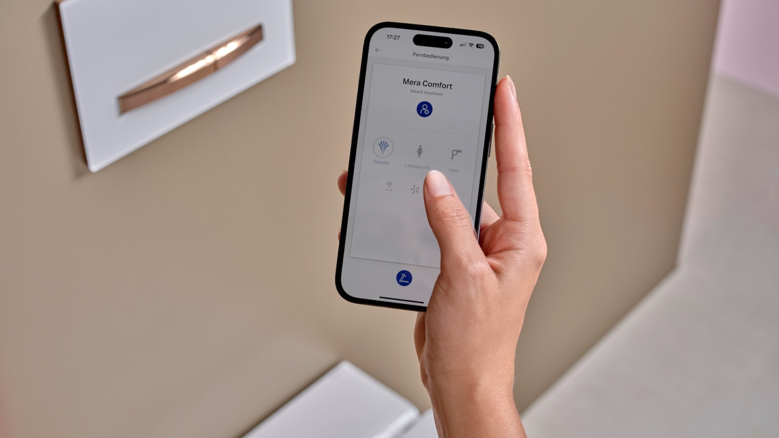 L’application permet de commander une sélection de WC et d’autres produits Geberit pour la salle de bains L’application permet de commander une sélection de WC et d’autres produits Geberit pour la salle de bains