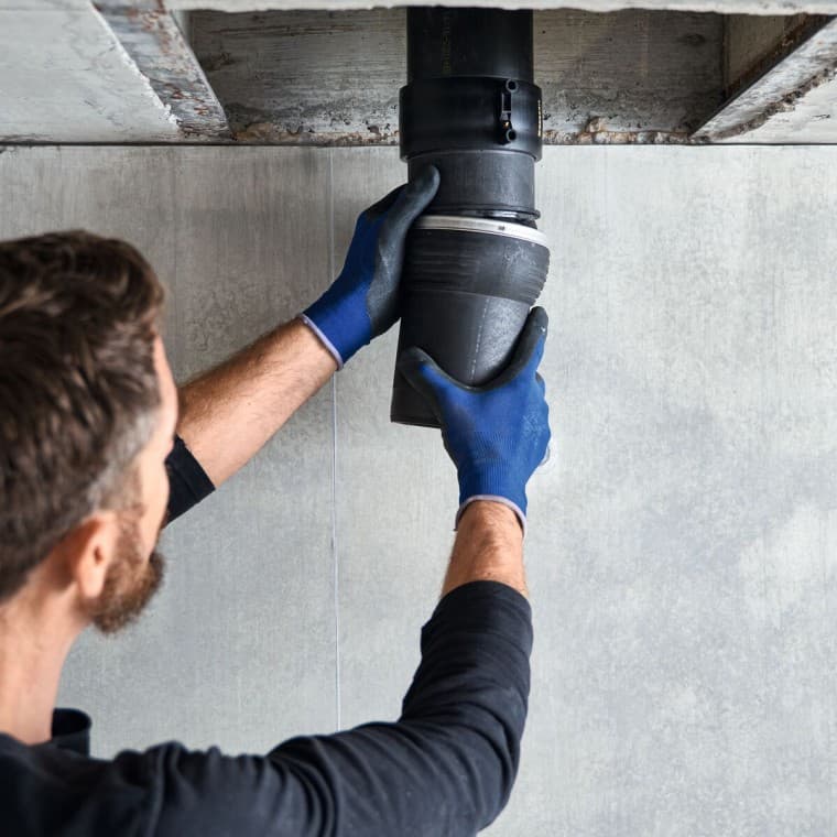 Installation of a Geberit Silent-db20 Offset fitting Installation of a Geberit Silent-db20 Offset fitting