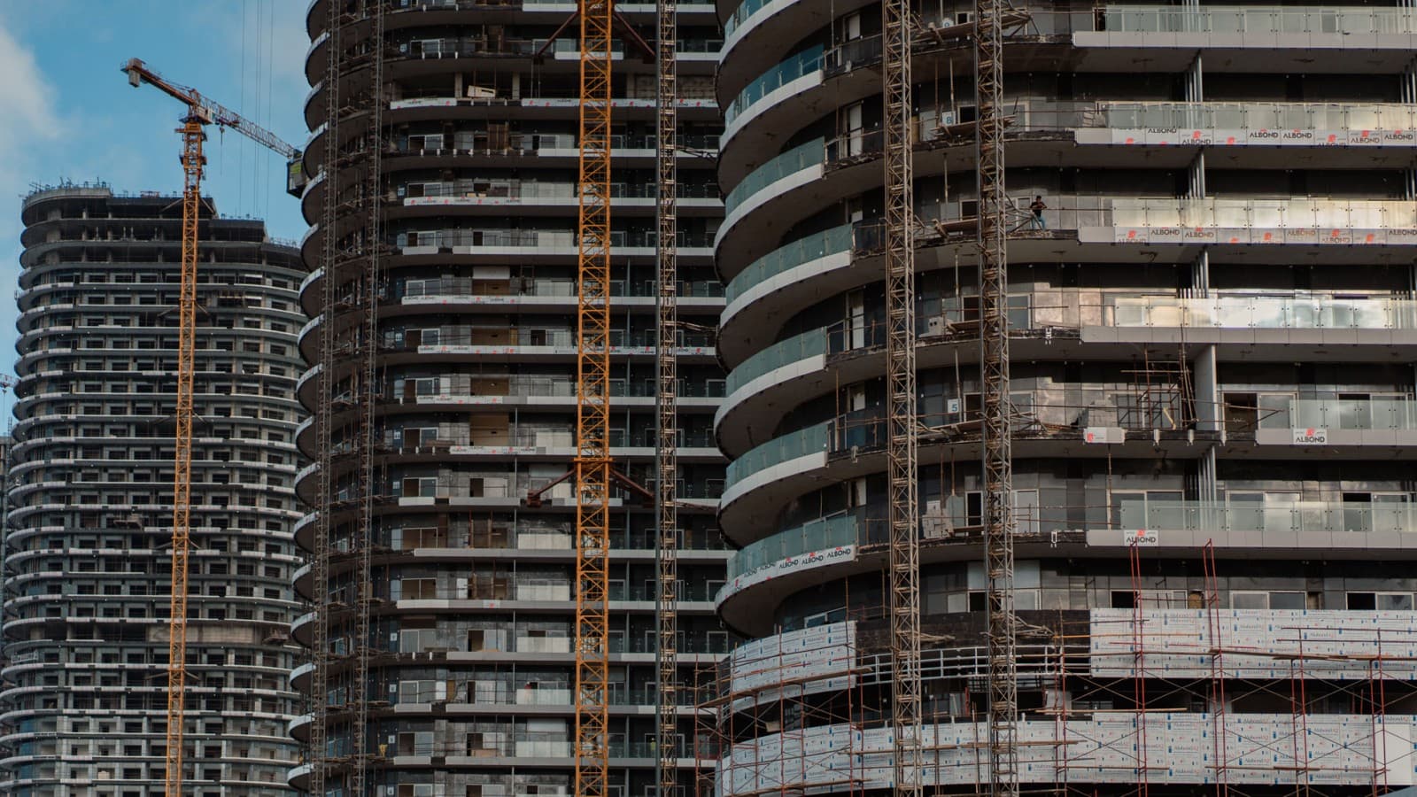 New Alamein City comprend 18 tours New Alamein City comprend 18 tours