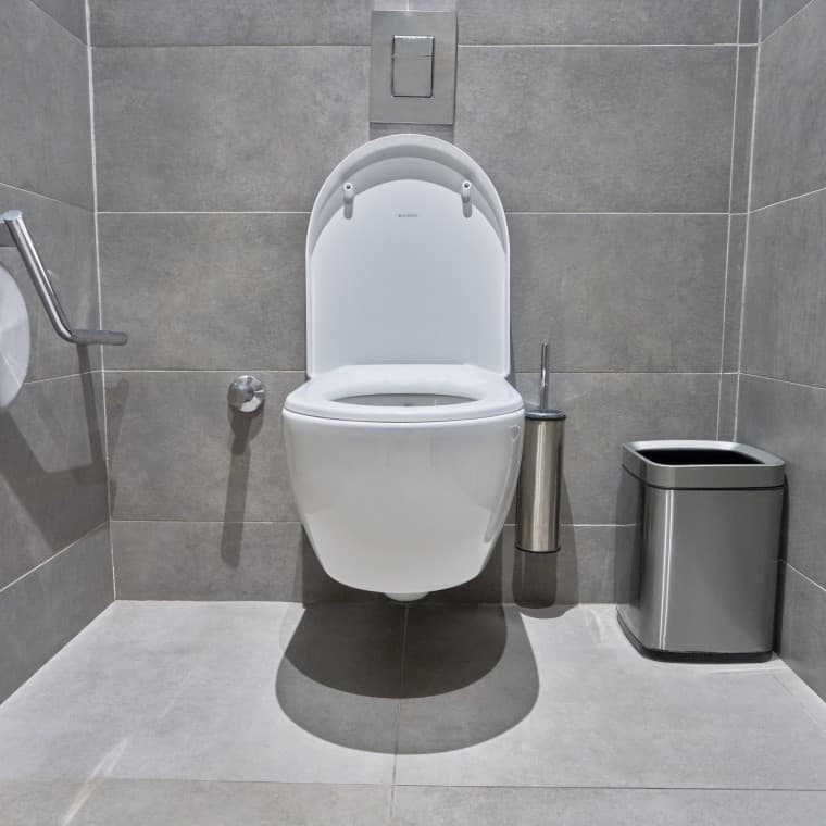 Dans les salles de bains, de nombreux produits Geberit sont installés, tels que des WC iCon. (© Oğuzhan Kasar) Dans les salles de bains, de nombreux produits Geberit sont installés, tels que des WC iCon. (© Oğuzhan Kasar)